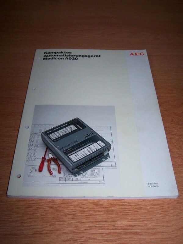 AEG Logistat P025 MICROCOMPUTER Model:PC-8201A Programmiergerät mit Kabel !!!gebraucht!!!