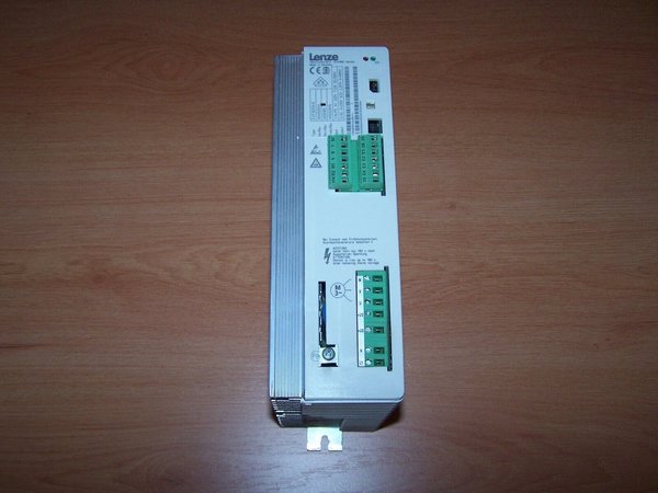 Frequenzumrichter Lenze EVF8204-E 2,2KW 0-480Hz !!!gebraucht!!!